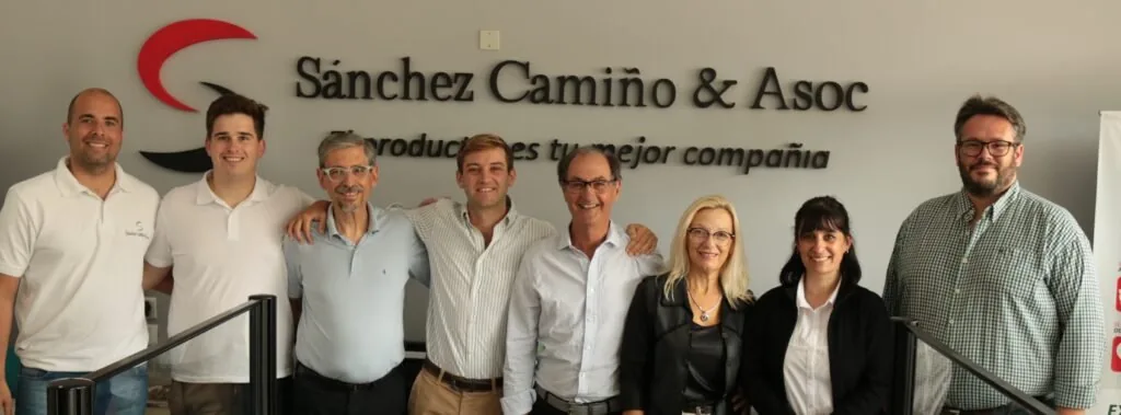 Oscar Sánchez y Franco Sánchez Camiño en la oficina de Tandil